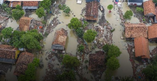 Jebolnya Tanggul Sungai Citarum di Pebayuran Bekasi