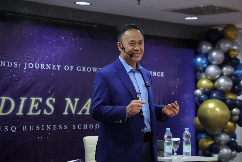 Ary Ginanjar Transfer Cinta ke Mahasiswa ESQ Business School - Para Calon Pemimpin Generasi Emas 2045