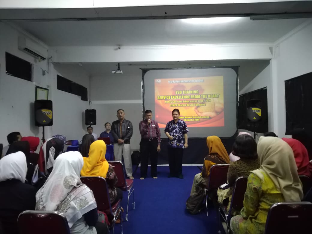 Stikes Dharma Husada Bandung Gelar Training ESQ Bagi Maba