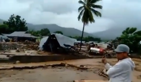 Banjir Bandang di NTT, Motivator Indonesia Komentar Ini!