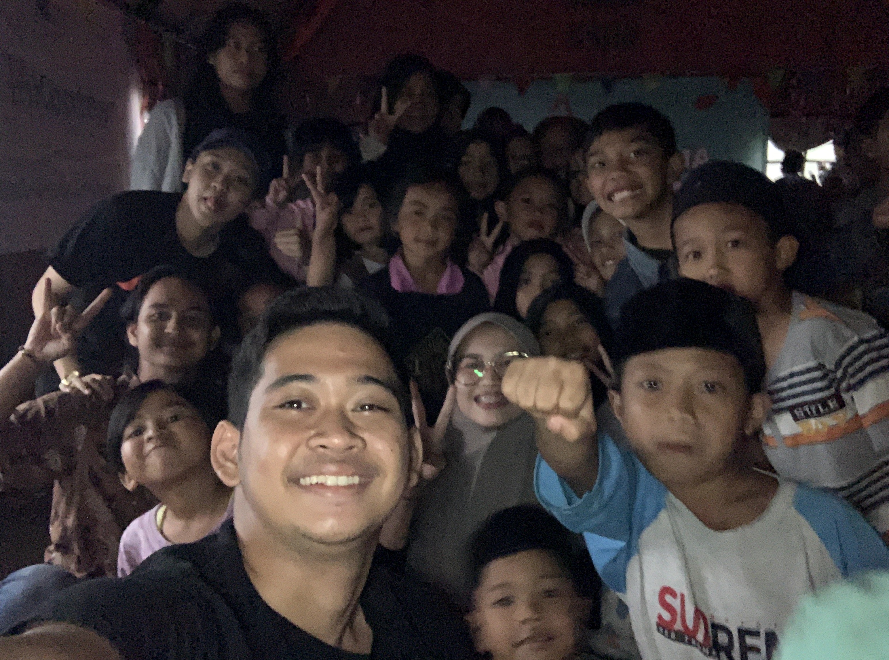 Anak Anak Korban Gempa di Cianjur Terlihat Bahagia Pasca Dapat Metode Fun Learning dari Apimuda Foundation