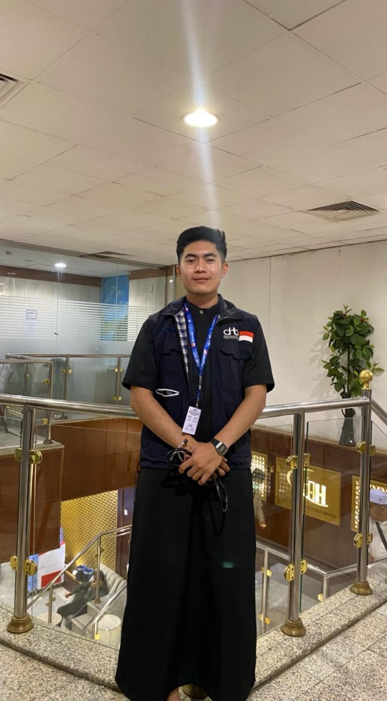 Perjalanan Mahasiswa STIKes Dharma Husada Saat Menjadi Relawan di Masjid Al-Jabar Bandung